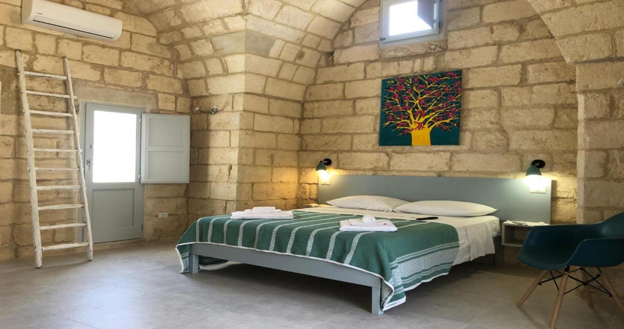 Odegos Monolocali Vico Sant'Antonio Villa Carpignano Salentino Luaran gambar