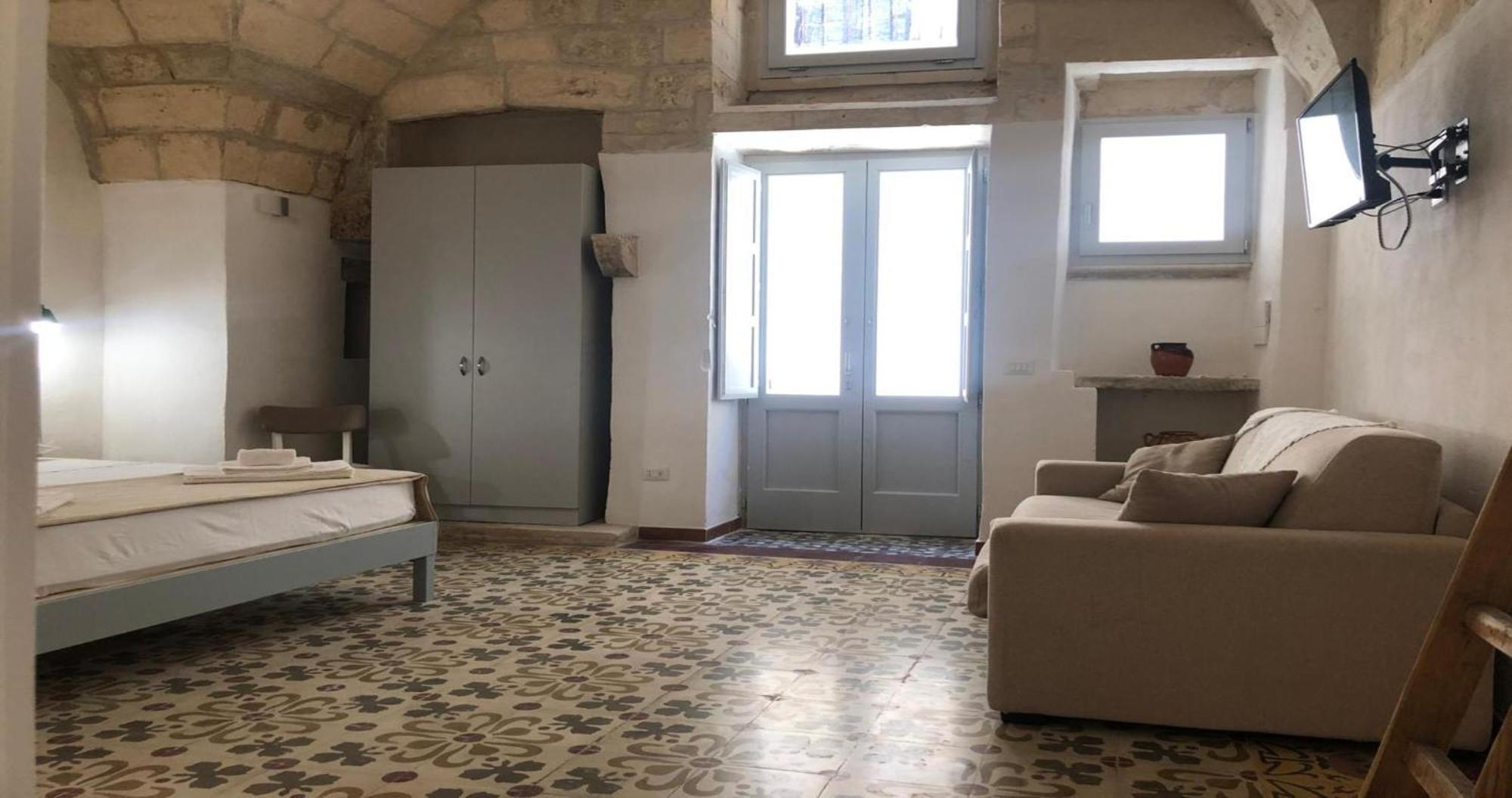 Odegos Monolocali Vico Sant'Antonio Villa Carpignano Salentino Luaran gambar