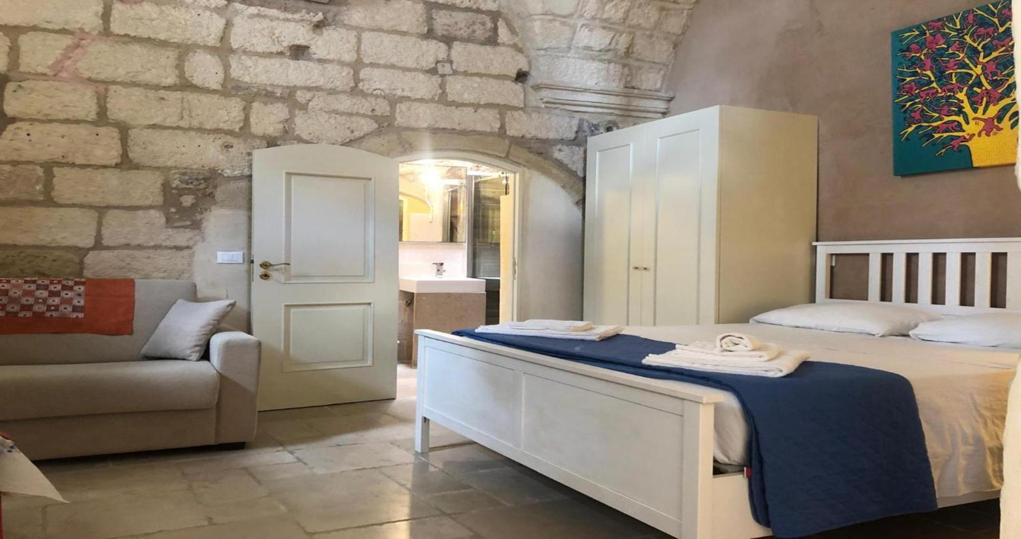 Odegos Monolocali Vico Sant'Antonio Villa Carpignano Salentino Luaran gambar