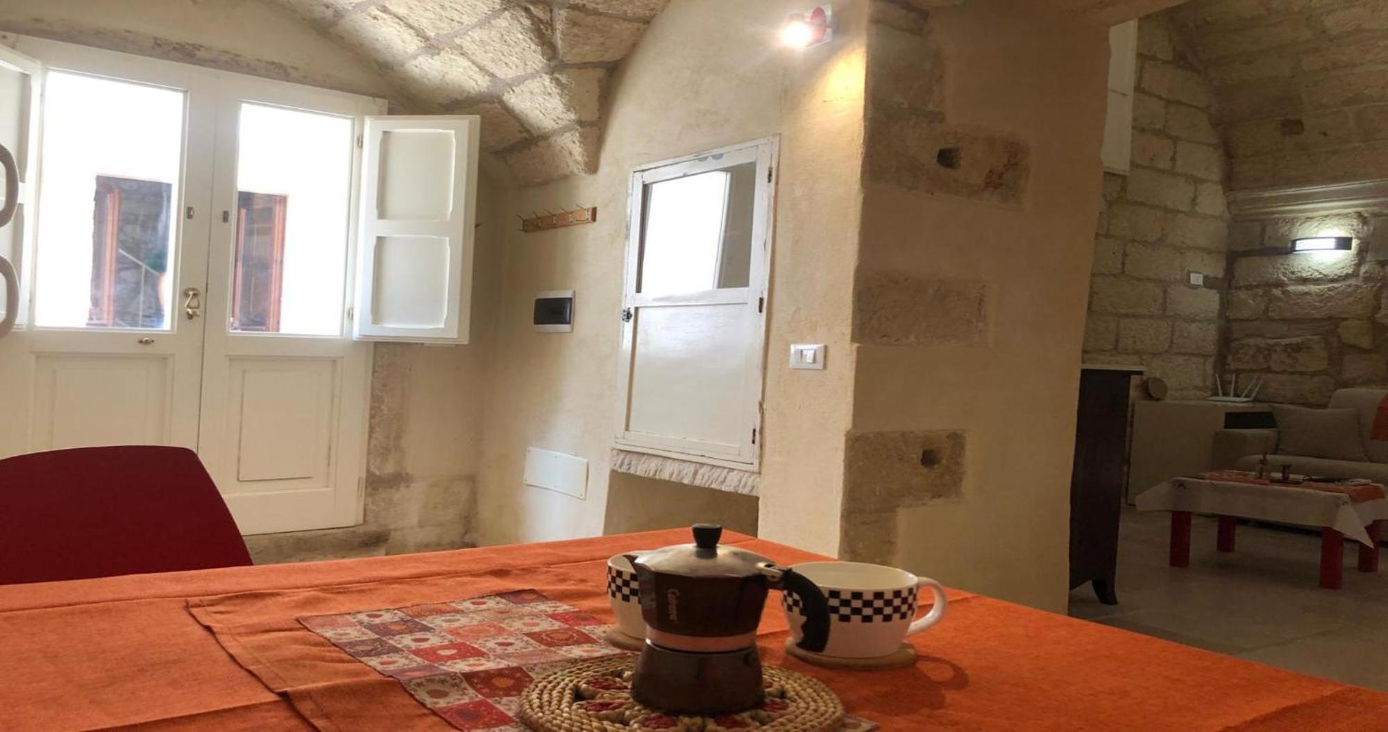Odegos Monolocali Vico Sant'Antonio Villa Carpignano Salentino Luaran gambar