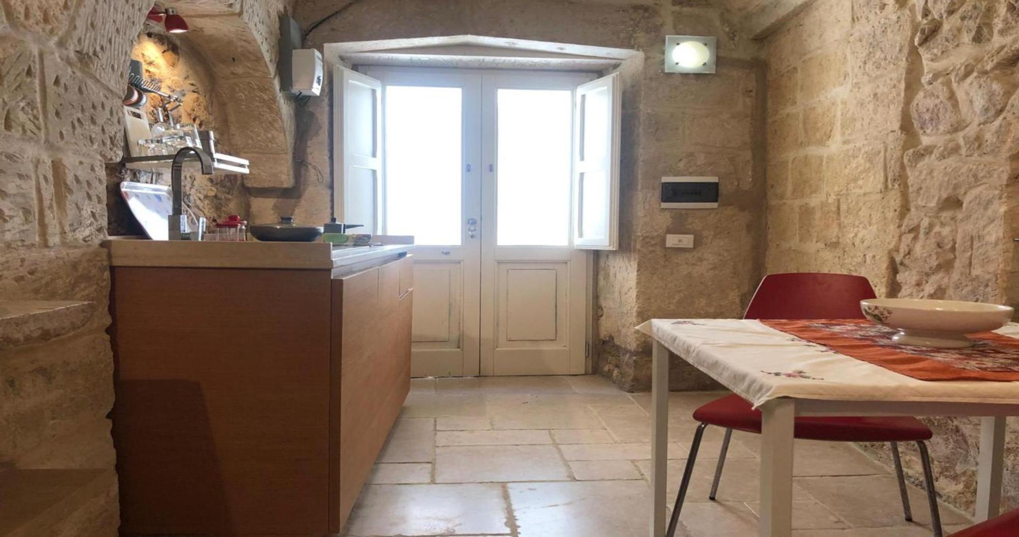 Odegos Monolocali Vico Sant'Antonio Villa Carpignano Salentino Luaran gambar