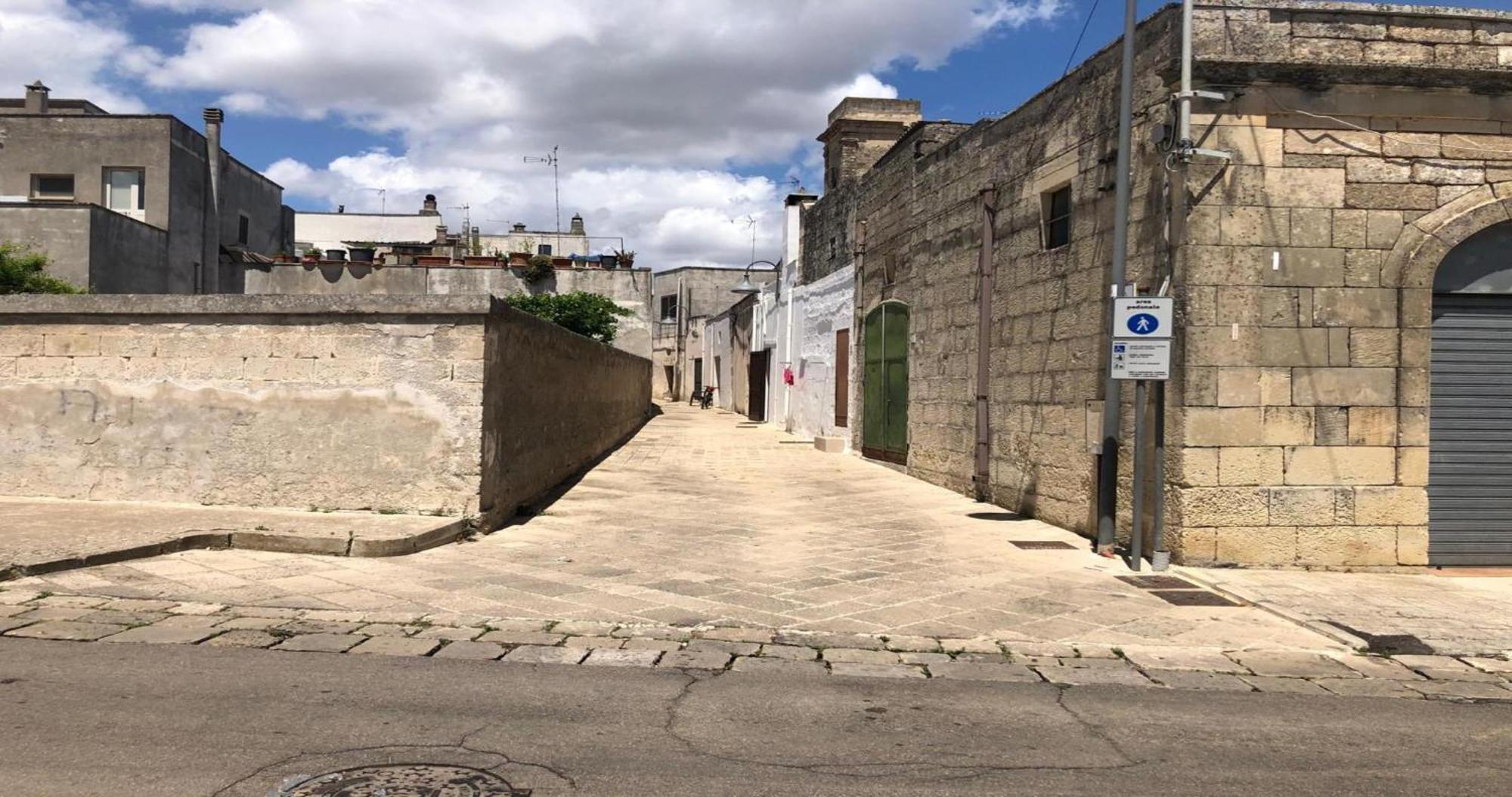 Odegos Monolocali Vico Sant'Antonio Villa Carpignano Salentino Luaran gambar