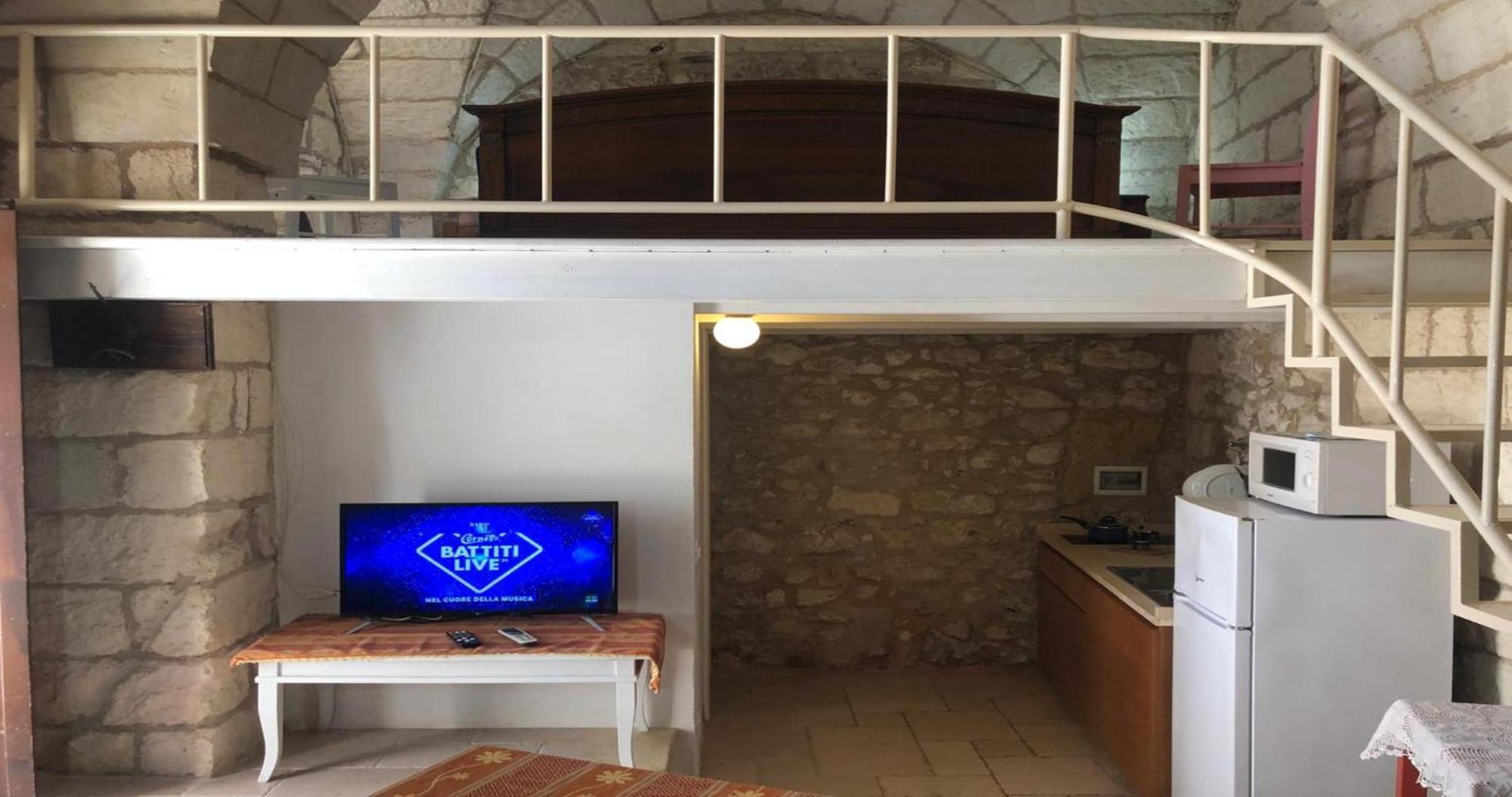 Odegos Monolocali Vico Sant'Antonio Villa Carpignano Salentino Luaran gambar