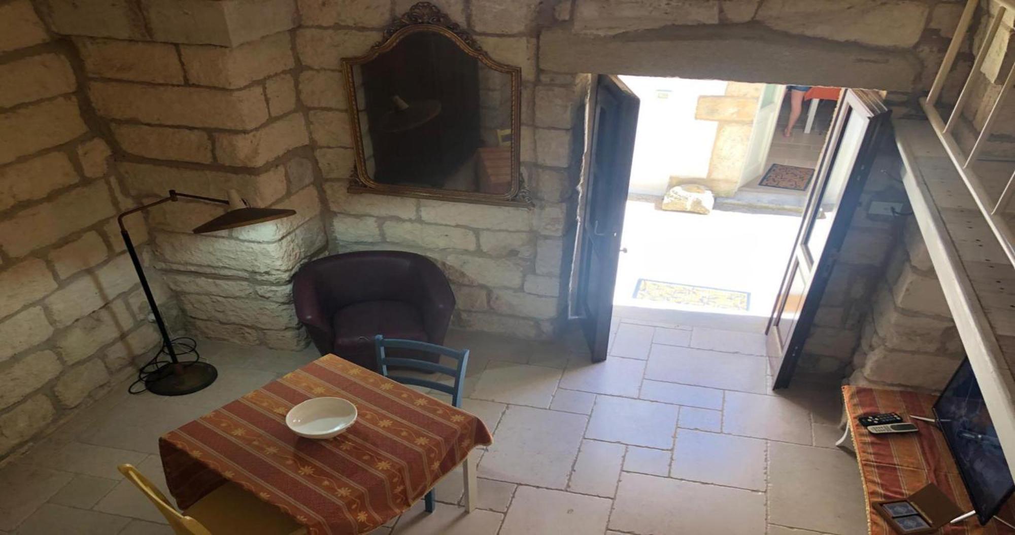Odegos Monolocali Vico Sant'Antonio Villa Carpignano Salentino Luaran gambar