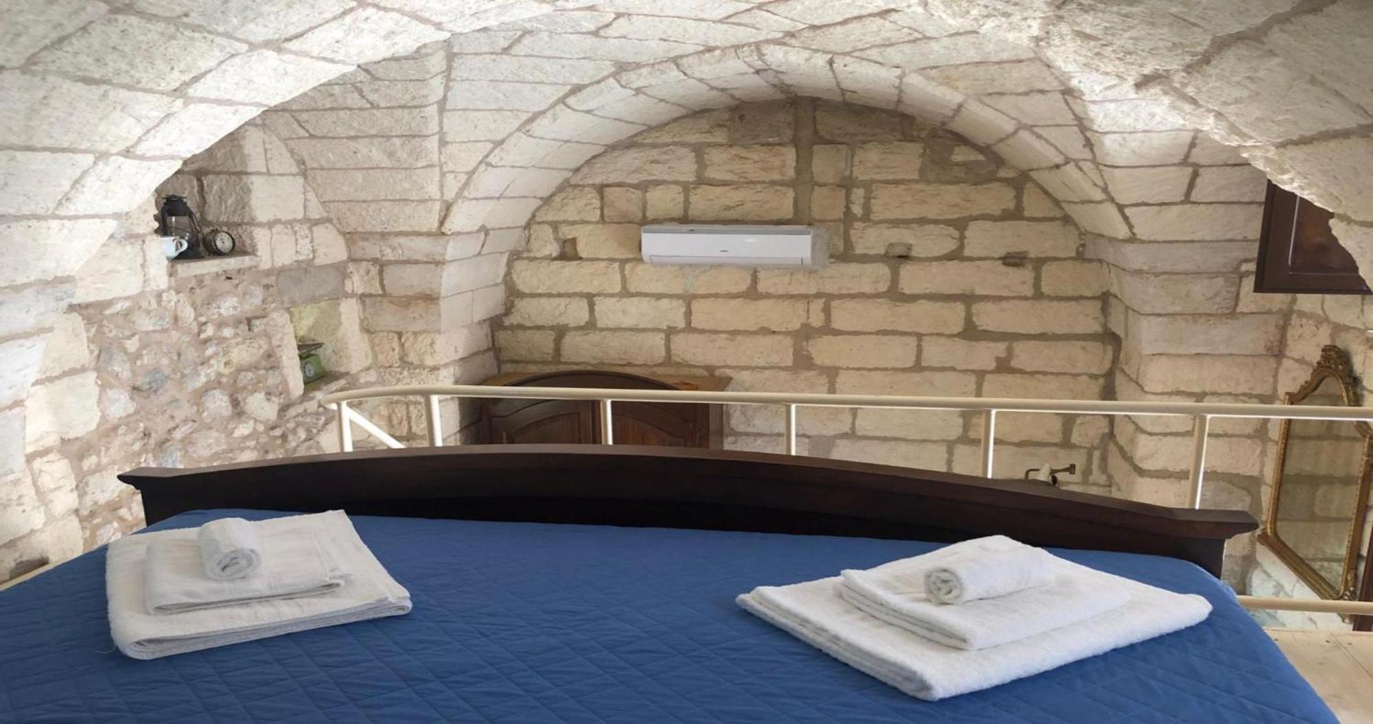 Odegos Monolocali Vico Sant'Antonio Villa Carpignano Salentino Luaran gambar