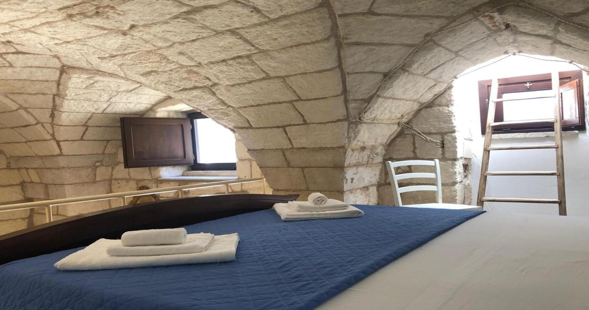 Odegos Monolocali Vico Sant'Antonio Villa Carpignano Salentino Luaran gambar