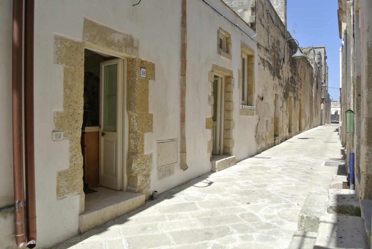 Odegos Monolocali Vico Sant'Antonio Villa Carpignano Salentino Luaran gambar